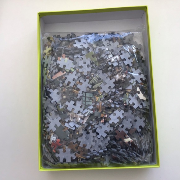 The World of Ian Rankin The Edinburgh of Inspector John Rebus 1000 Piece Puzzle - Picture 4 of 7